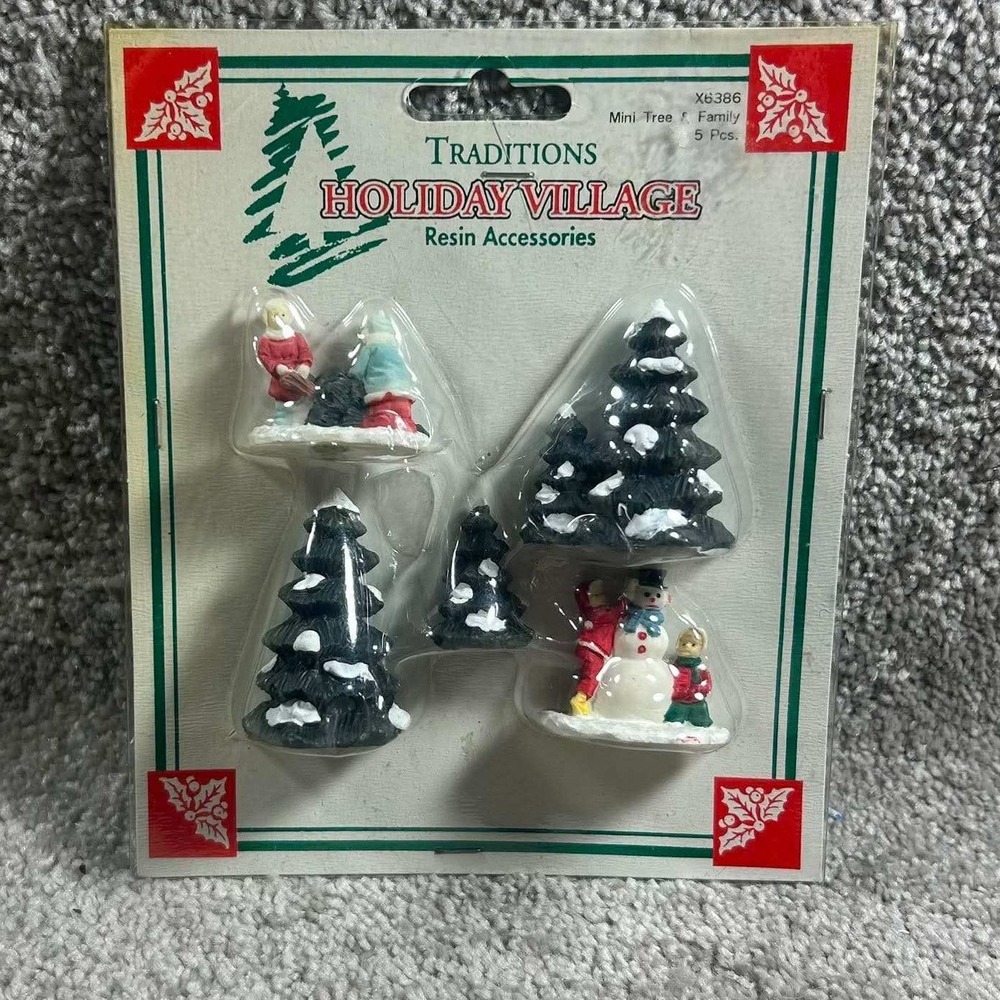 Wangs‎ International Holiday Village Resin Accessories Mini Tree Family OS